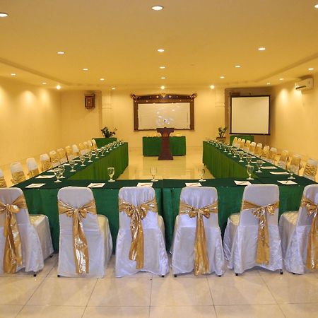 Hotel Grand Rosela Yogyakarta Exterior foto