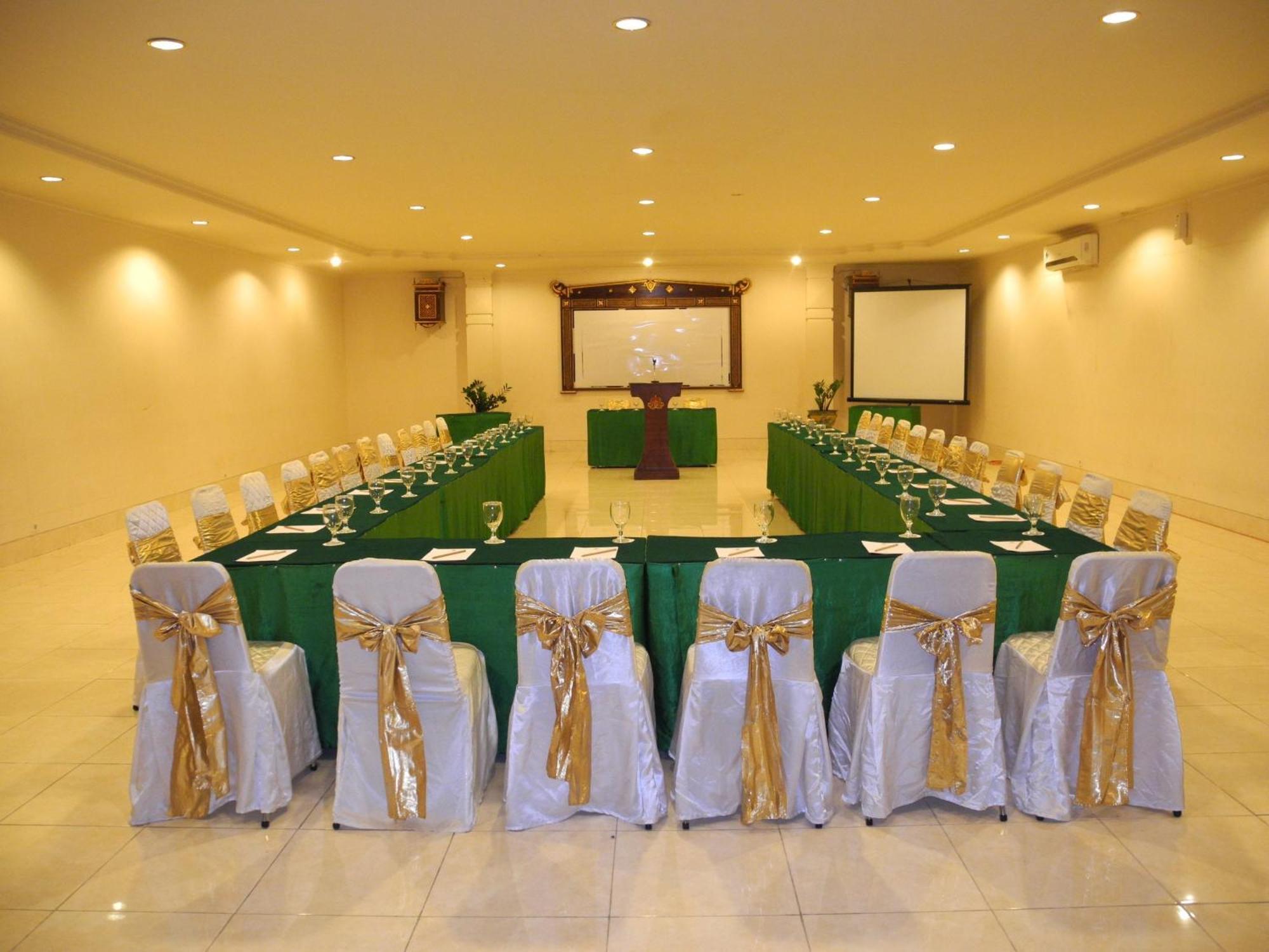 Hotel Grand Rosela Yogyakarta Exterior foto
