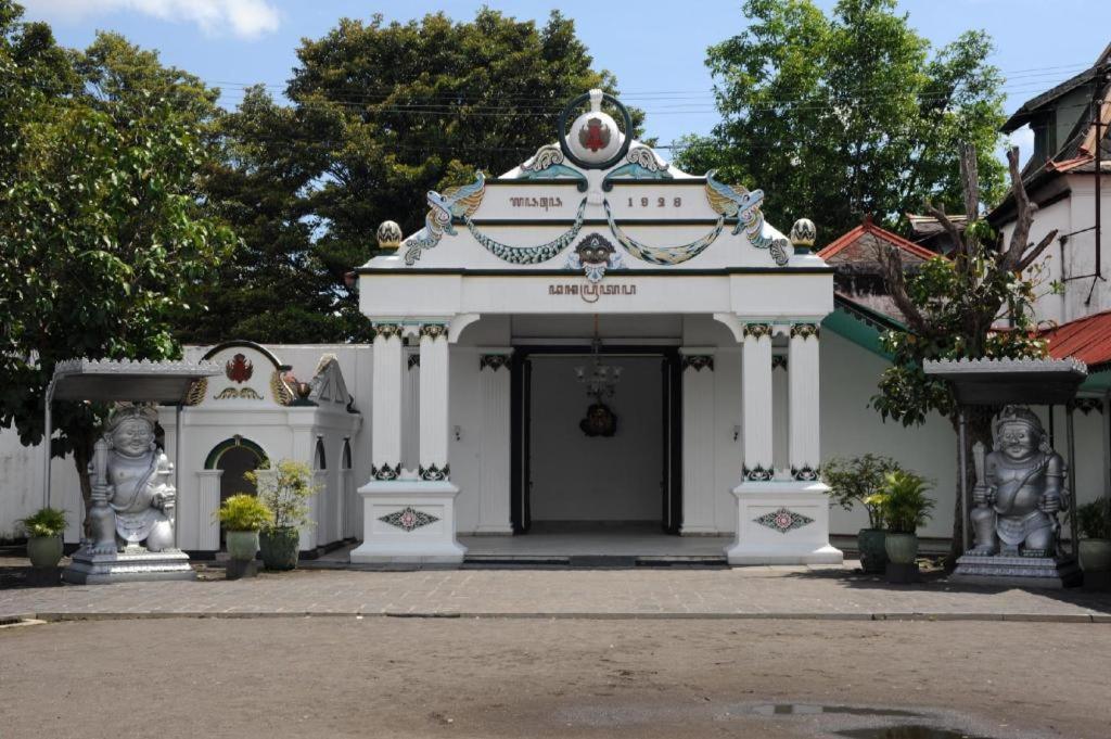 Hotel Grand Rosela Yogyakarta Exterior foto