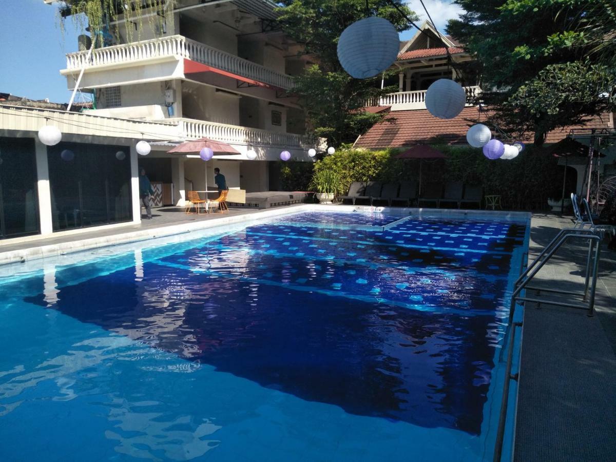 Hotel Grand Rosela Yogyakarta Exterior foto