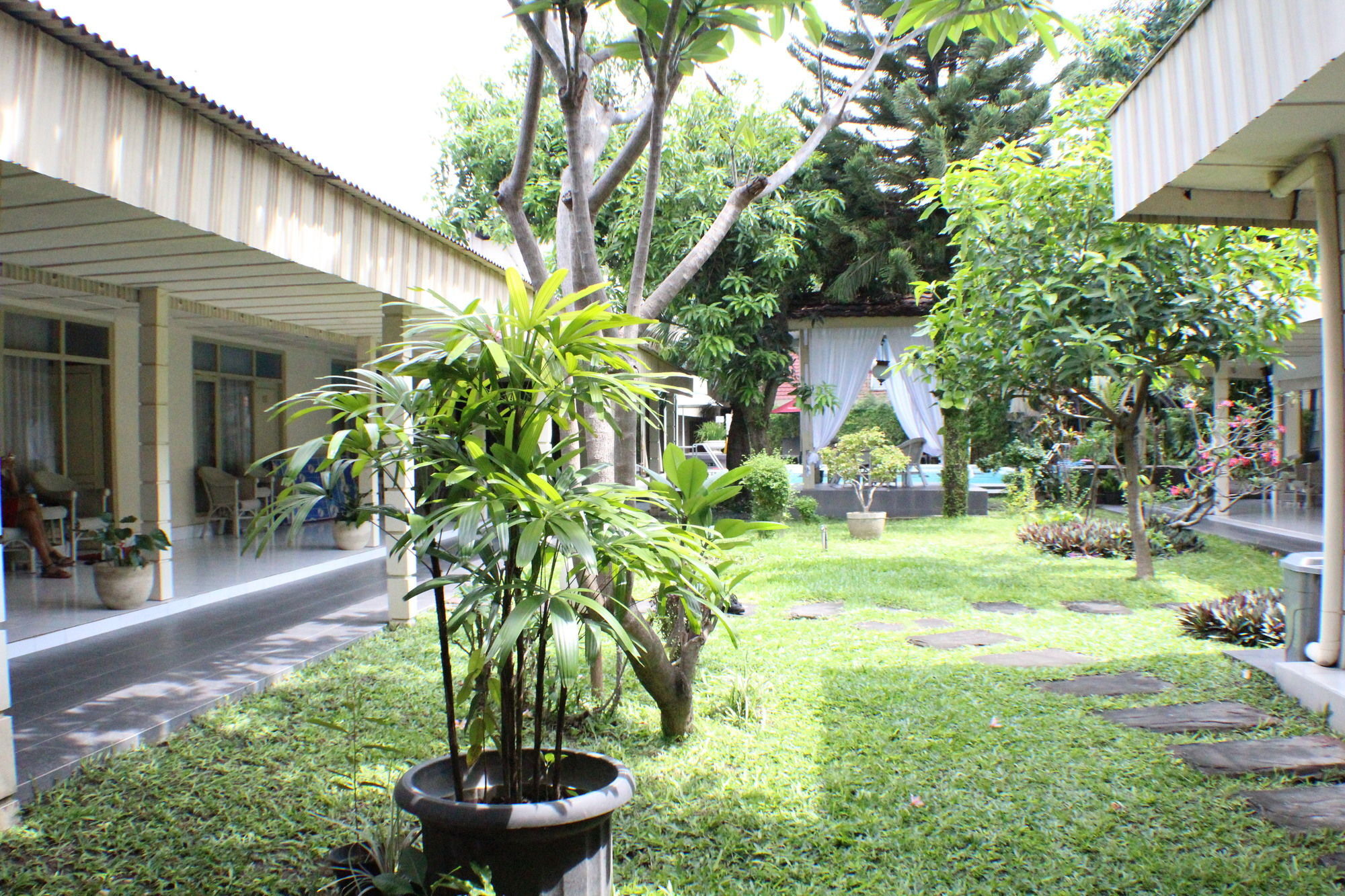Hotel Grand Rosela Yogyakarta Exterior foto